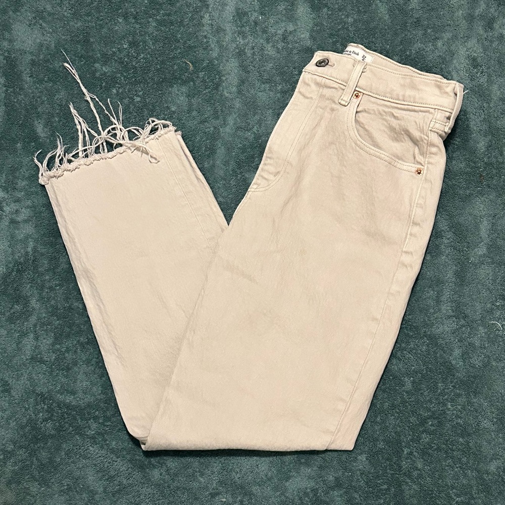Abercrombie & Fitch The 90’s Straight Ultra High Rise Jeans in Taupe 27/4s